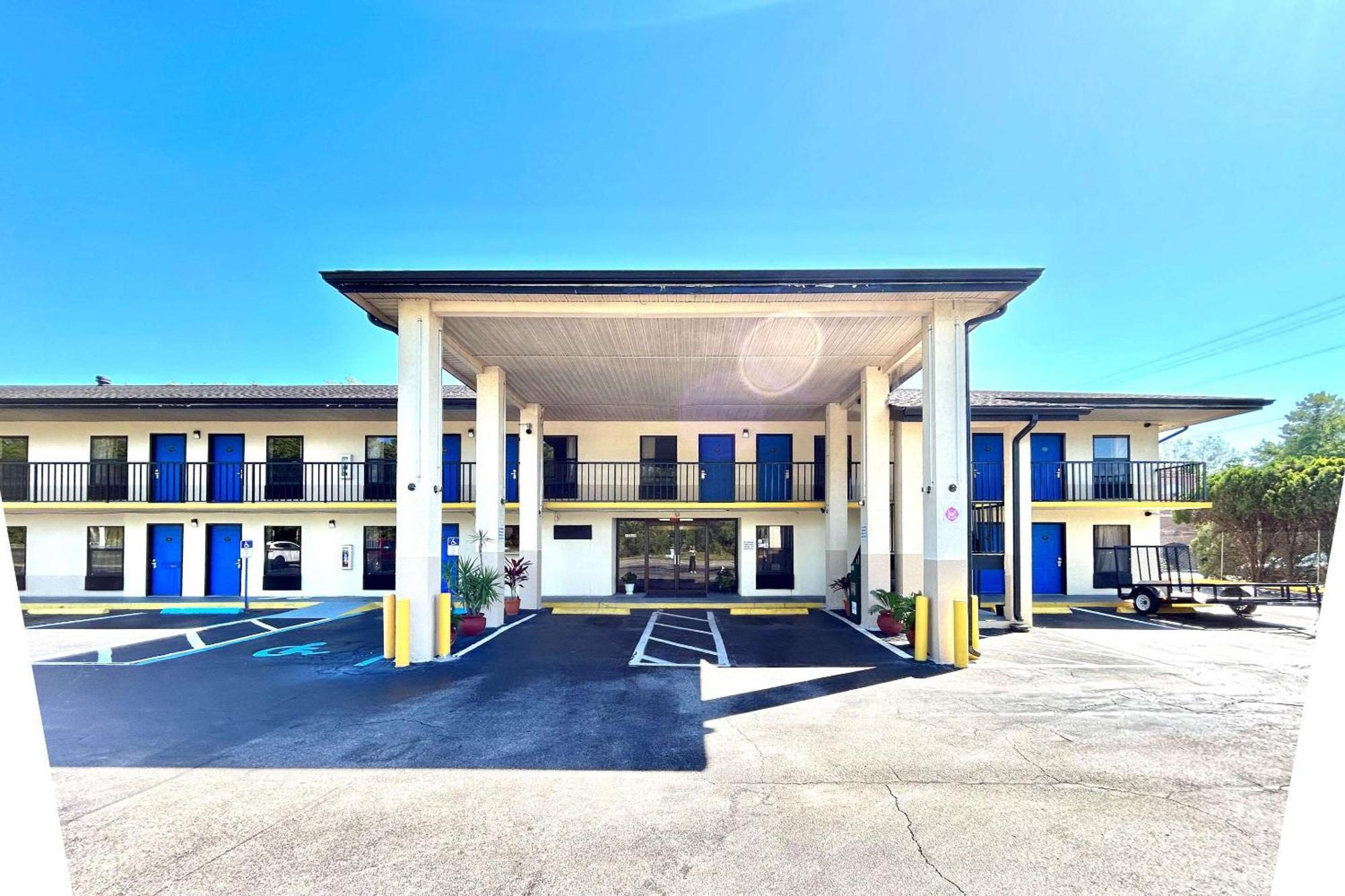 High Springs Inn Soon To Be Clarion Pointe Alachua Eksteriør bilde