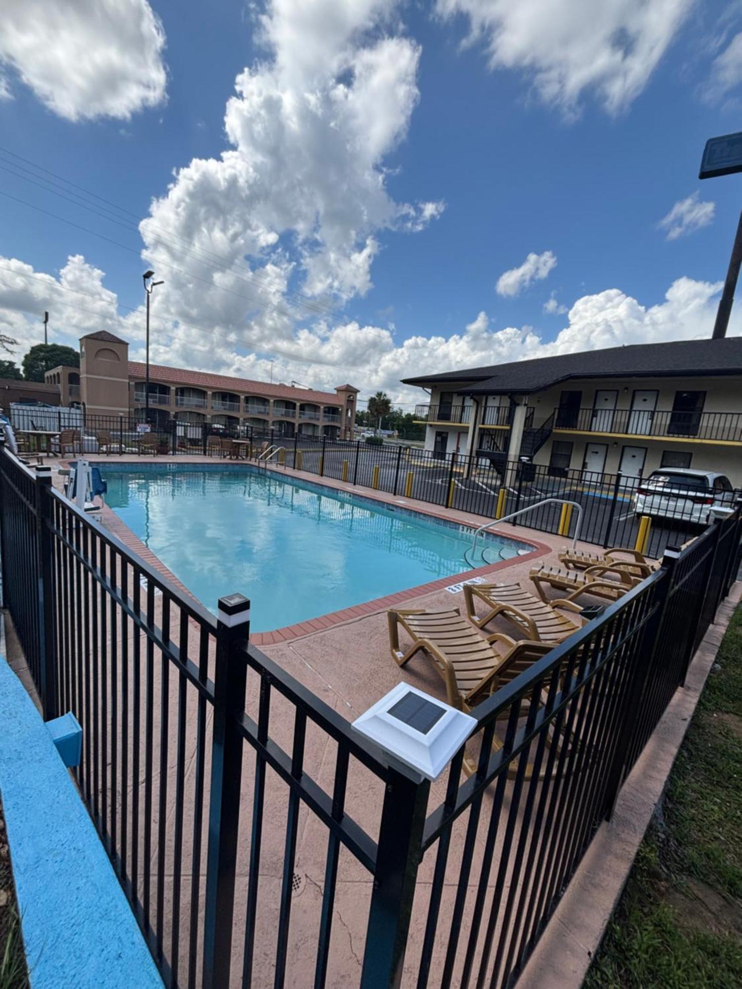 High Springs Inn Soon To Be Clarion Pointe Alachua Eksteriør bilde