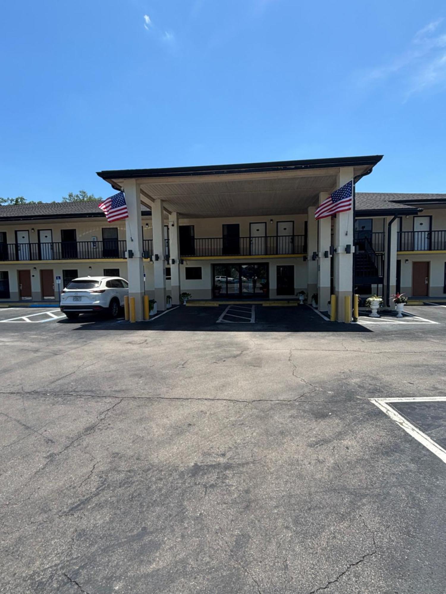 High Springs Inn Soon To Be Clarion Pointe Alachua Eksteriør bilde
